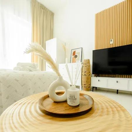 Chic Apartment Dubai Marina Exterior photo