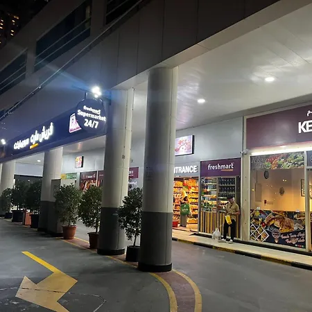 Chic Apartment Dubai Marina Exterior photo
