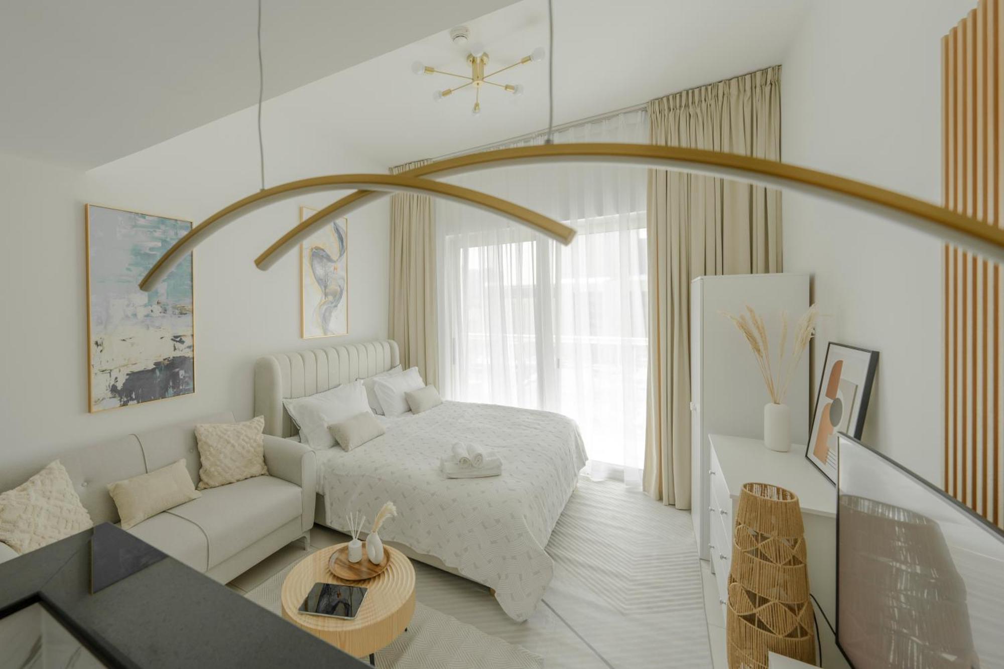 Chic Marina Apartment